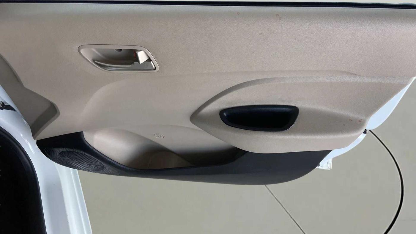 2018 Hyundai NEW SANTRO ASTA MT, Petrol, Manual, 38,428 km, Driver Side Door Panels Control
