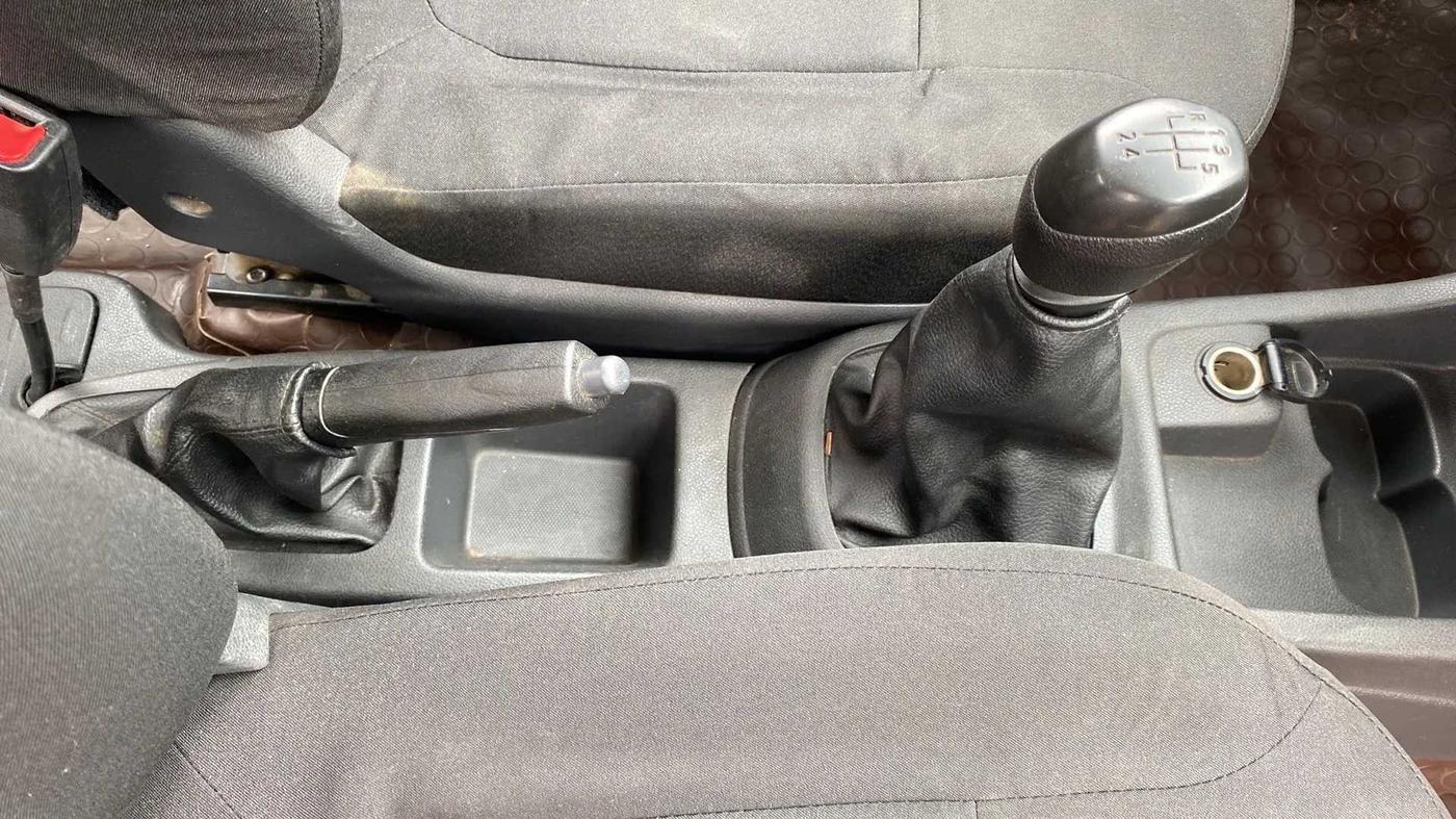 2016 Renault Kwid RXT 0.8, Petrol, Manual, 44,045 km, Gear Lever