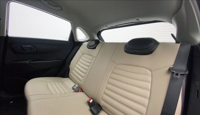 2020 Hyundai NEW I20 SPORTZ 1.2 AT, Petrol, Automatic, 23,296 km, Right Side Rear Door Cabin