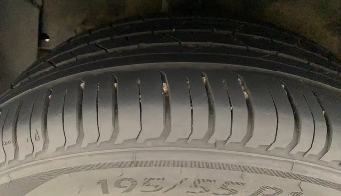 2020 Hyundai NEW I20 SPORTZ 1.2 AT, Petrol, Automatic, 23,296 km, Right Rear Tyre Tread