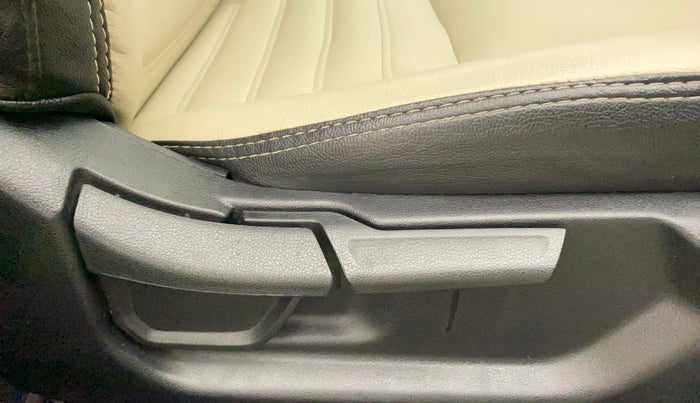 2020 Hyundai NEW I20 SPORTZ 1.2 AT, Petrol, Automatic, 23,296 km, Driver Side Adjustment Panel