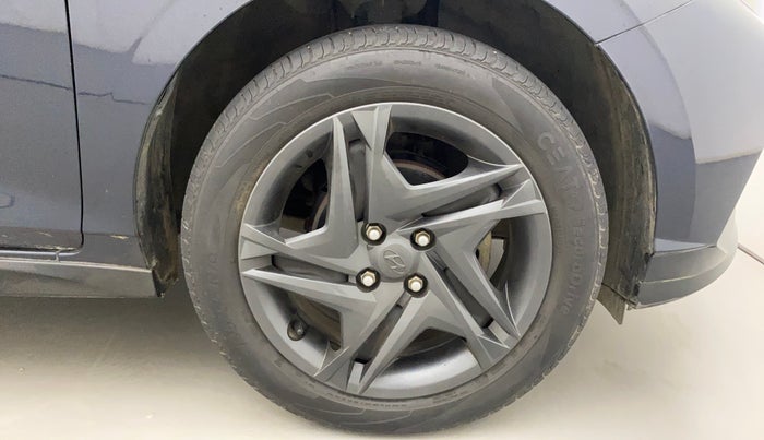 2020 Hyundai NEW I20 SPORTZ 1.2 AT, Petrol, Automatic, 23,296 km, Right Front Wheel