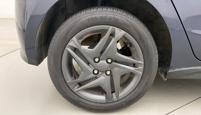 2020 Hyundai NEW I20 SPORTZ 1.2 AT, Petrol, Automatic, 23,296 km, Right Rear Wheel