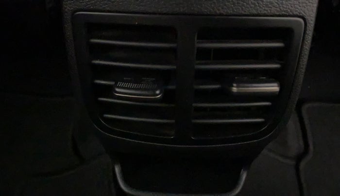 2020 Hyundai NEW I20 SPORTZ 1.2 AT, Petrol, Automatic, 23,296 km, Rear AC Vents