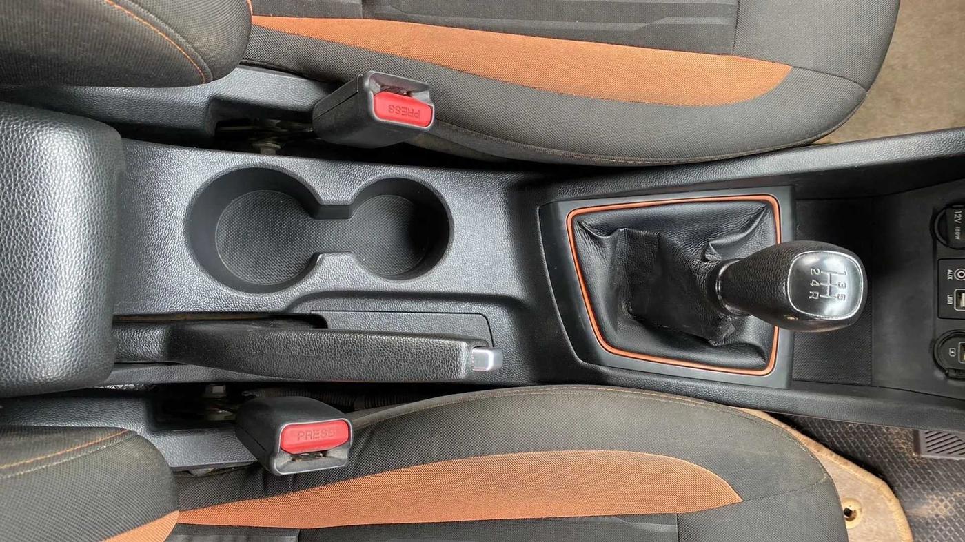 2018 Hyundai Elite i20 ASTA 1.2 DUAL TONE, Petrol, Manual, 42,500 km, Gear Lever