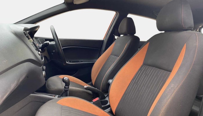 2018 Hyundai Elite i20 ASTA 1.2 DUAL TONE, Petrol, Manual, 42,500 km, Right Side Front Door Cabin