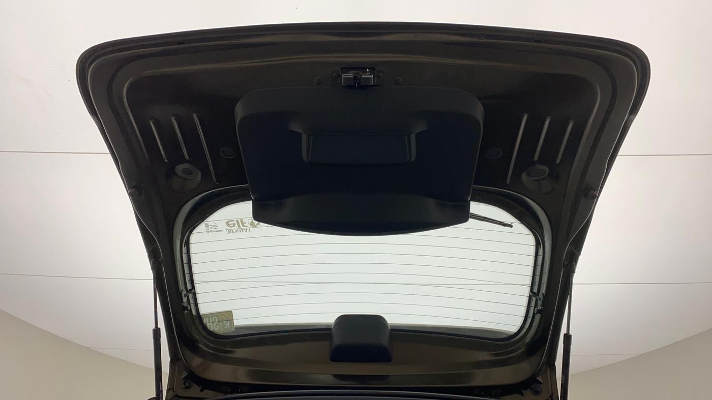 2017 Renault Duster 110 PS RXS SANDSTORM EDITION DIESEL, Diesel, Manual, 74,704 km, Boot Door Open