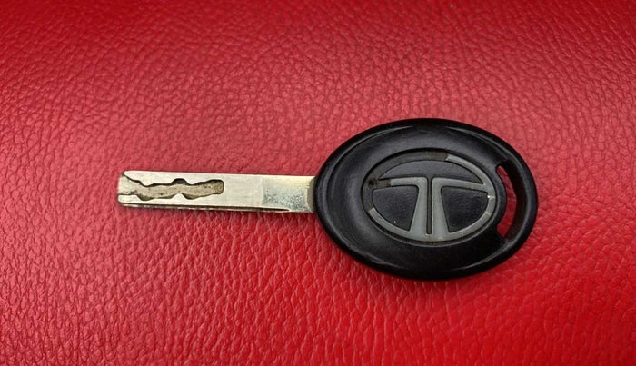 2019 Tata Tiago XM PETROL, Petrol, Manual, 53,106 km, Key Close Up