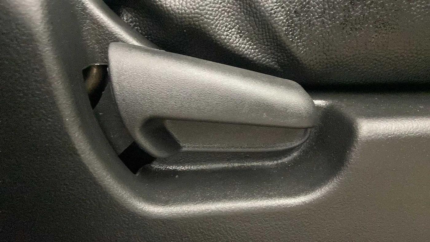 2015 Maruti Wagon R 1.0 VXI, Petrol, Manual, 25,030 km, Driver Side Adjustment Panel