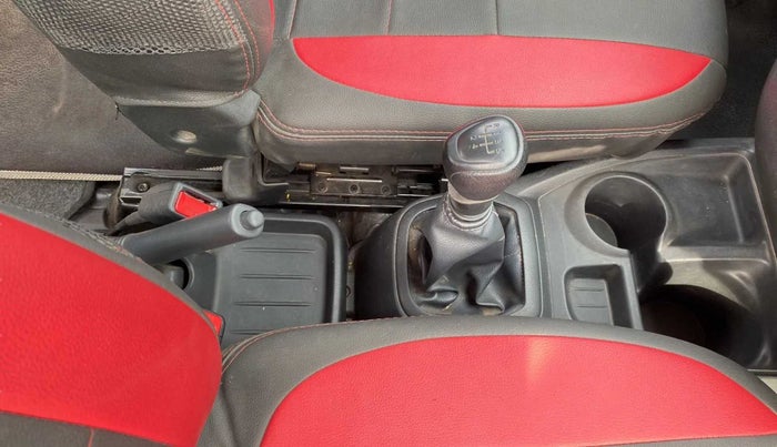 2018 Datsun Redi Go A, Petrol, Manual, 16,113 km, Gear Lever