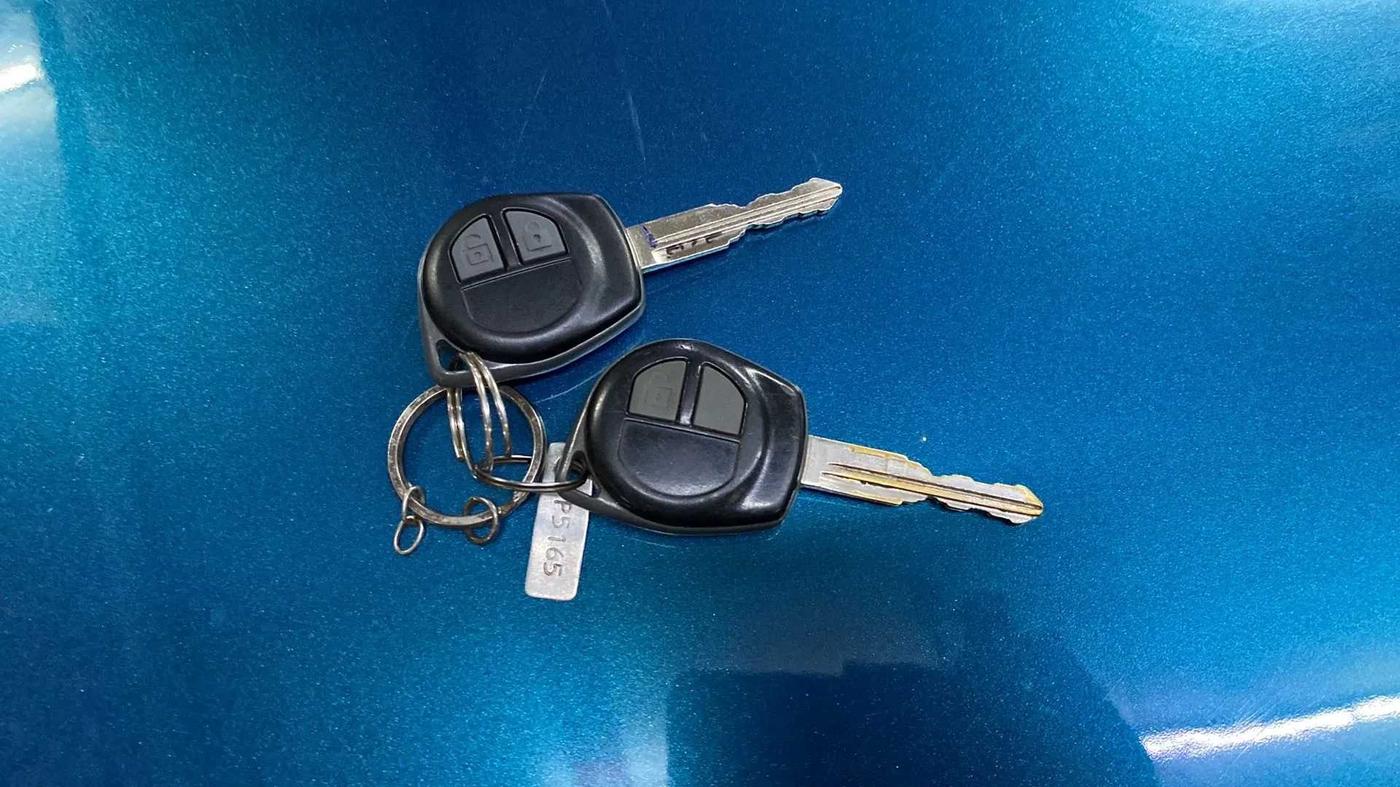 2014 Maruti Swift Dzire VXI, Petrol, Manual, 45,977 km, Key Close Up