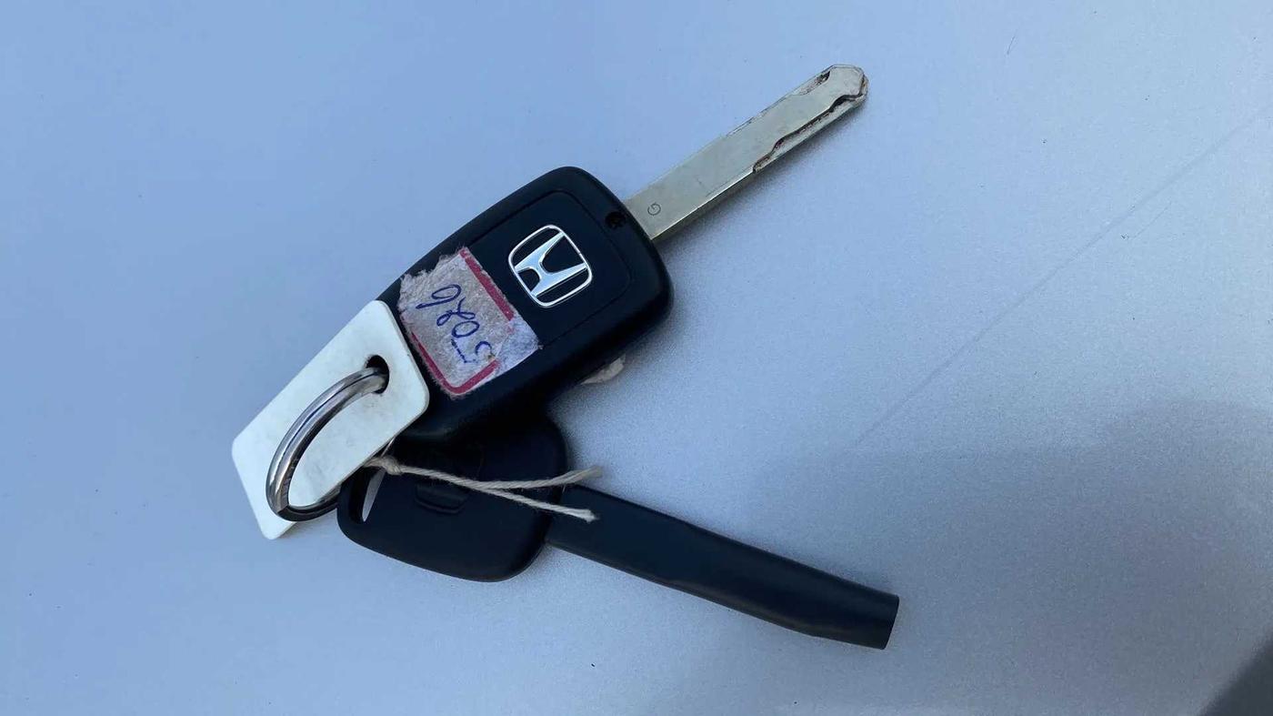 2018 Honda WR-V 1.2L I-VTEC VX MT, Petrol, Manual, 42,490 km, Key Close Up
