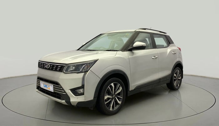 2020 Mahindra XUV300 W8 (O) 1.2 PETROL, Petrol, Manual, 59,575 km, Left Front Diagonal