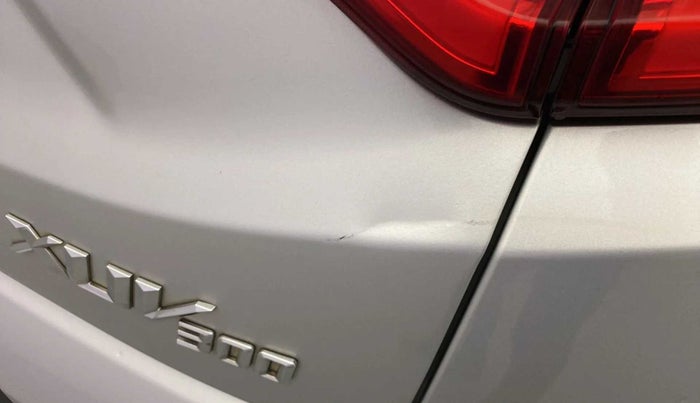 2020 Mahindra XUV300 W8 (O) 1.2 PETROL, Petrol, Manual, 59,575 km, Dicky (Boot door) - Minor scratches