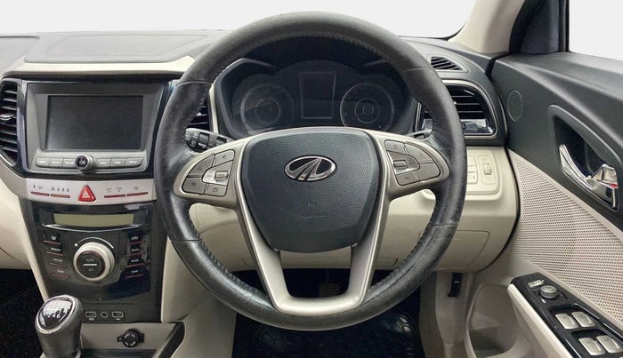 2020 Mahindra XUV300 W8 (O) 1.2 PETROL, Petrol, Manual, 59,575 km, Steering Wheel Close Up