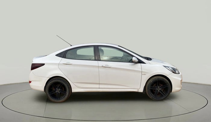 2014 Hyundai Verna FLUIDIC 1.6 VTVT SX, Petrol, Manual, 1,01,629 km, Right Side View