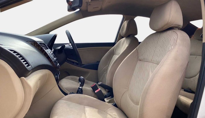 2014 Hyundai Verna FLUIDIC 1.6 VTVT SX, Petrol, Manual, 1,01,629 km, Right Side Front Door Cabin