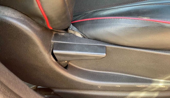 2019 Tata NEXON XM DIESEL, Diesel, Manual, 32,497 km, Driver Side Adjustment Panel