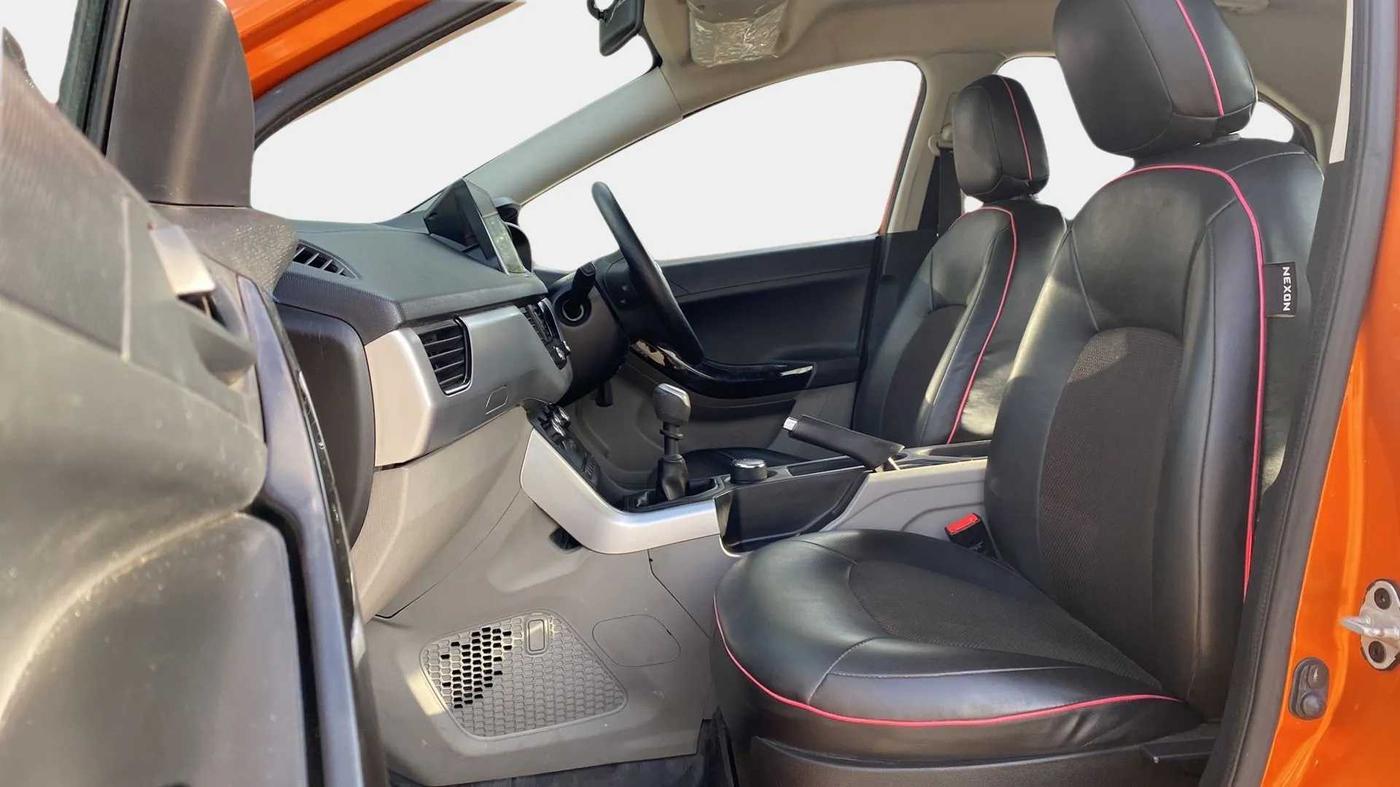 2019 Tata NEXON XM DIESEL, Diesel, Manual, 32,497 km, Right Side Front Door Cabin