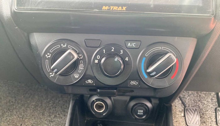 2019 Maruti Swift VDI, Diesel, Manual, 96,045 km, AC Unit - Directional switch has minor damage