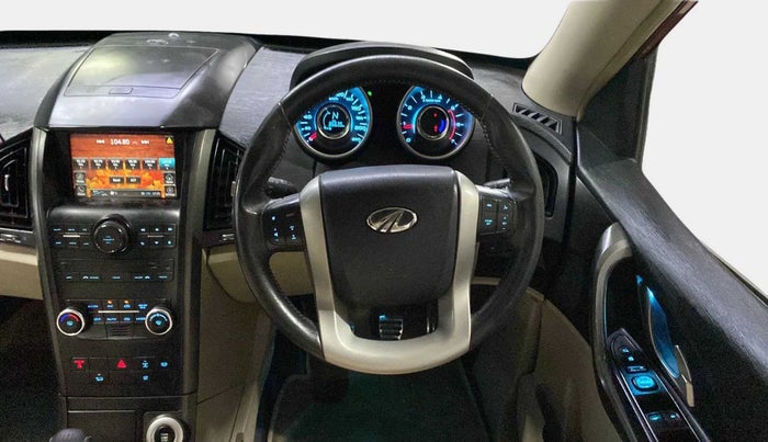 2016 Mahindra XUV500 W10, Diesel, Manual, 86,719 km, Steering Wheel Close Up