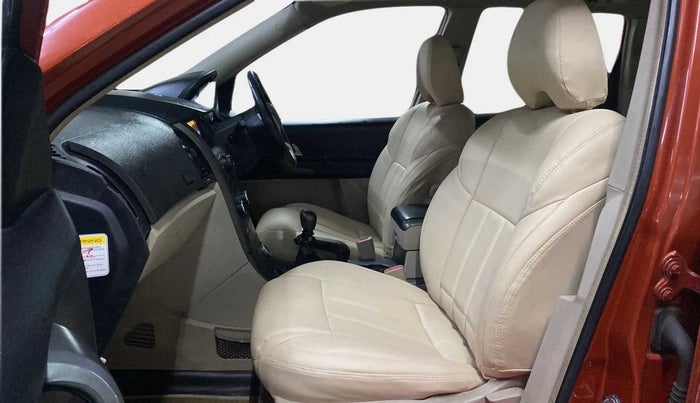 2016 Mahindra XUV500 W10, Diesel, Manual, 86,719 km, Right Side Front Door Cabin