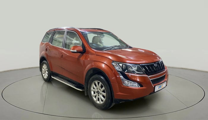 2016 Mahindra XUV500 W10, Diesel, Manual, 86,719 km, Right Front Diagonal