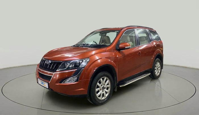2016 Mahindra XUV500 W10, Diesel, Manual, 86,719 km, Left Front Diagonal