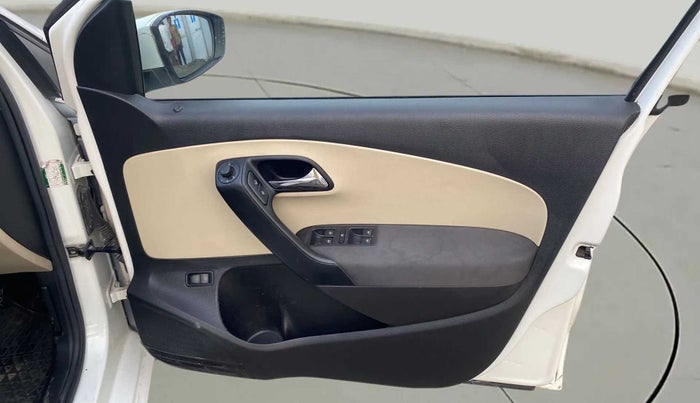 2021 Skoda Rapid 1.0 AMBITION TSI MT, Petrol, Manual, 41,106 km, Driver Side Door Panels Control