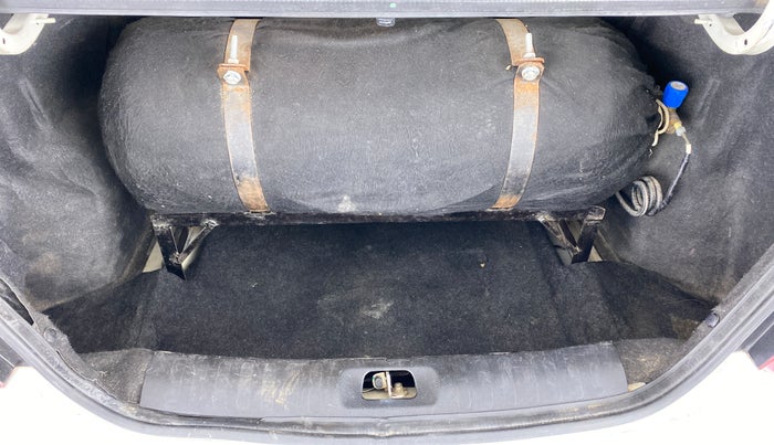 2013 Maruti Swift Dzire VXI, CNG, Manual, 95,660 km, Boot Inside