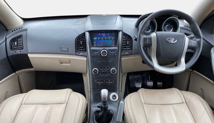 2018 Mahindra XUV500 W10, Diesel, Manual, 50,013 km, Dashboard