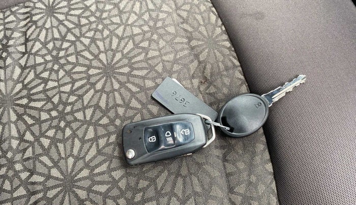 2014 Tata Zest XMS PETROL, Petrol, Manual, 64,297 km, Key Close Up