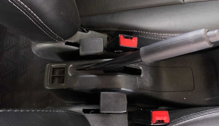 2022 Maruti Eeco 5 STR AC (O), Petrol, Manual, 13,235 km, Driver Side Adjustment Panel