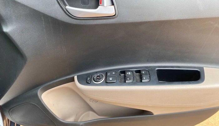 2018 Hyundai Grand i10 SPORTZ 1.2 KAPPA VTVT, Petrol, Manual, 44,845 km, Driver Side Door Panels Control