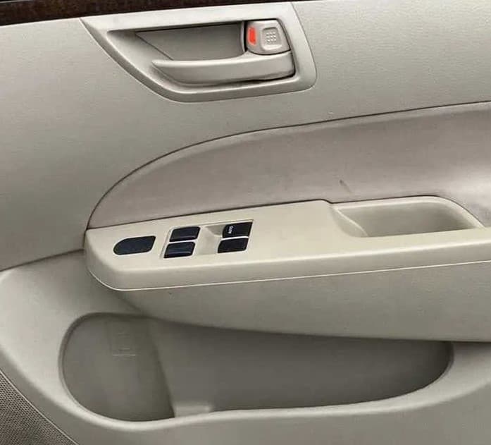 2015 Maruti Swift Dzire LXI (O), Petrol, Manual, 93,772 km, Driver Side Door Panels Control
