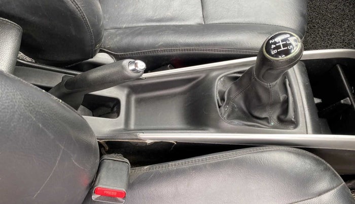 2016 Maruti Baleno DELTA PETROL 1.2, Petrol, Manual, 82,967 km, Gear Lever