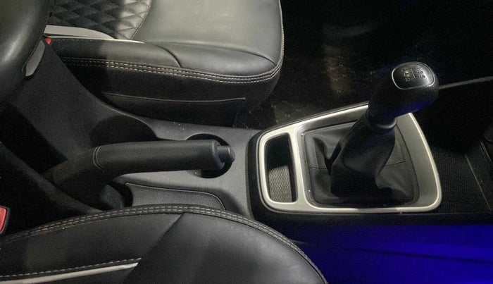 2019 Hyundai VENUE S 1.2, Petrol, Manual, 22,288 km, Gear Lever