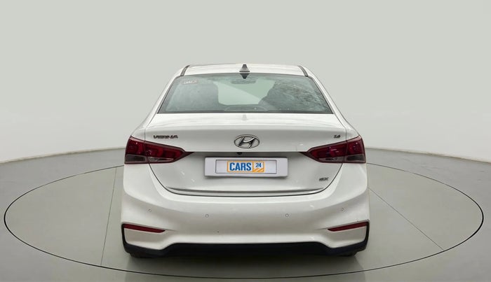 2017 Hyundai Verna 1.6 VTVT SX, Petrol, Manual, 87,275 km, Back/Rear