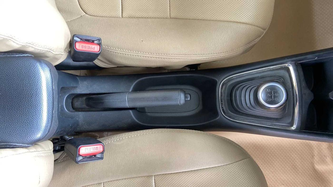 2019 Honda Amaze 1.2L I-VTEC VX, Petrol, Manual, 54,236 km, Gear Lever