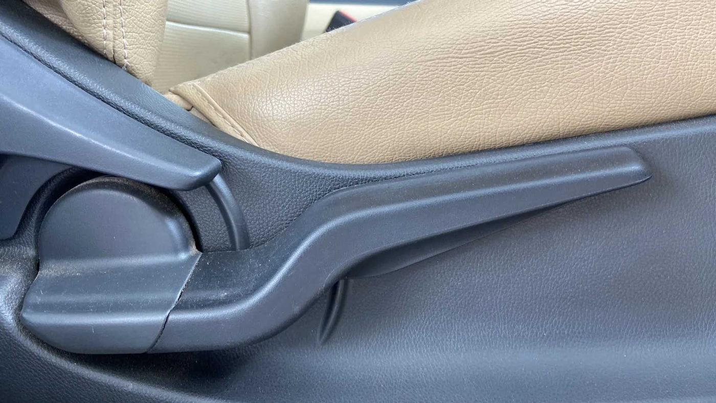 2019 Honda Amaze 1.2L I-VTEC VX, Petrol, Manual, 54,236 km, Driver Side Adjustment Panel