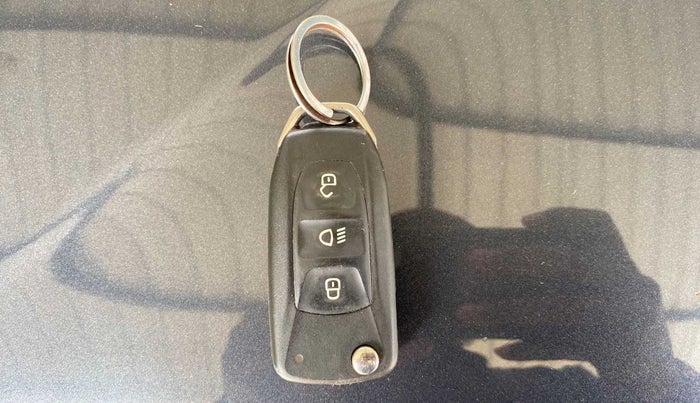 2019 Tata NEXON XM DIESEL, Diesel, Manual, 86,098 km, Key Close Up