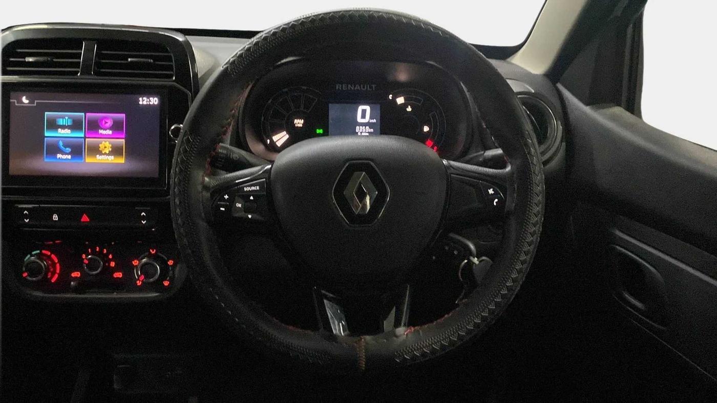 2023 Renault Kwid RXT 1.0, Petrol, Manual, 8,333 km, Steering Wheel Close Up