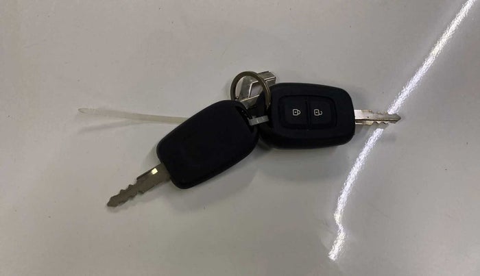2023 Renault Kwid RXT 1.0, Petrol, Manual, 8,333 km, Key Close Up