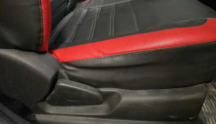 2023 Renault Kwid RXT 1.0, Petrol, Manual, 8,333 km, Driver Side Adjustment Panel