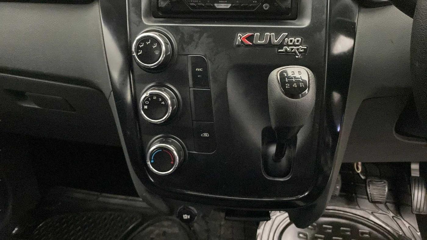 2017 Mahindra KUV 100 NXT K4+ P 6 STR, Petrol, Manual, 21,144 km, Gear Lever