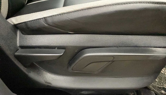 2017 Mahindra KUV 100 NXT K4+ P 6 STR, Petrol, Manual, 21,144 km, Driver Side Adjustment Panel