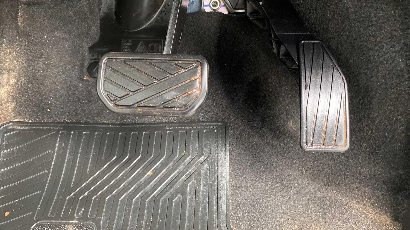 2019 Maruti S PRESSO VXI PLUS AMT, Petrol, Automatic, 35,172 km, Pedals