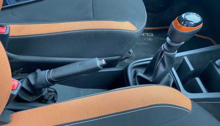 2020 Renault Kwid CLIMBER 1.0 (O), Petrol, Manual, 23,189 km, Gear Lever