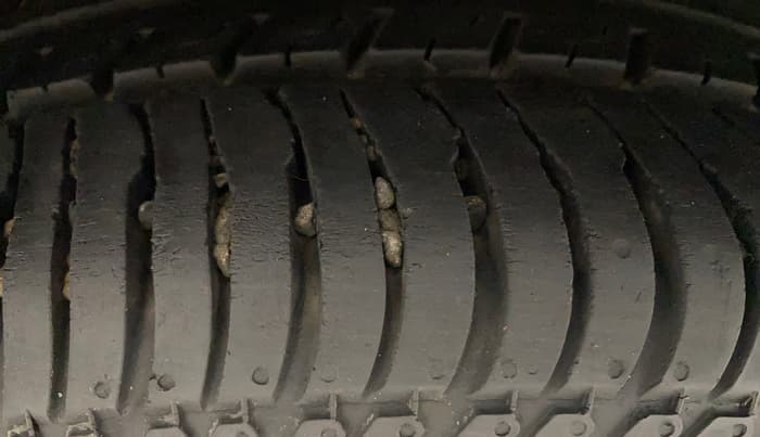 2015 Ford Ecosport TITANIUM 1.5L PETROL AT, Petrol, Automatic, 62,217 km, Right Rear Tyre Tread