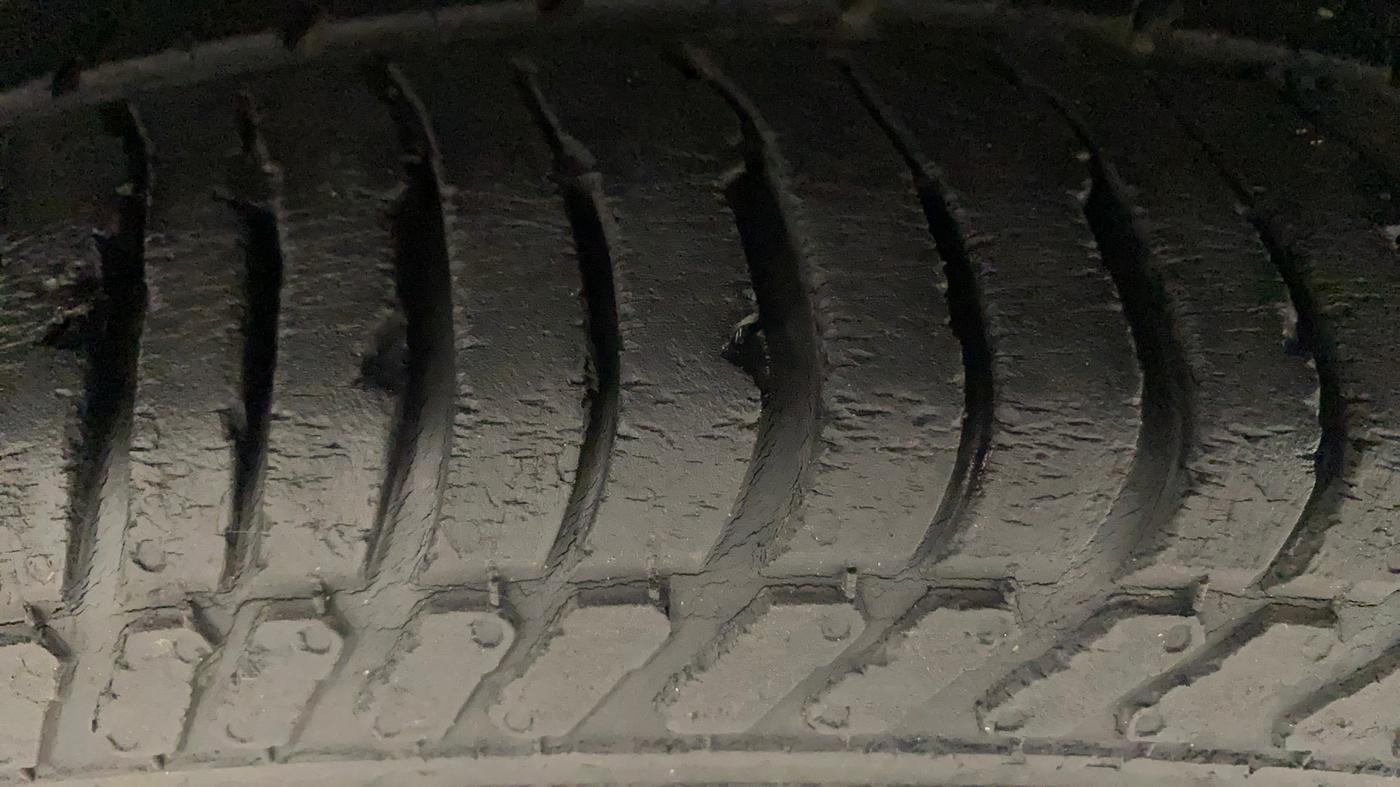 2015 Ford Ecosport TITANIUM 1.5L PETROL AT, Petrol, Automatic, 62,217 km, Right Front Tyre Tread